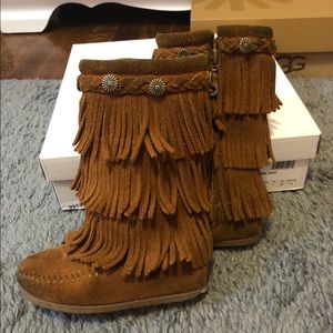Girl Minnetonka Fringed Boots